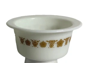 VTG Pyrex Butterfly Gold Round Butter Dish Tub White Gold Butterflies No Lid - Picture 1 of 5