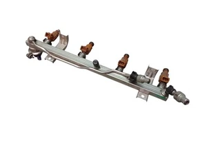 Fuel Injection Line Injector Strip Injector For SAAB 9-3 Cabriolet 0280160560 - Picture 1 of 12