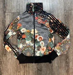 Chaqueta deportiva ADIDAS Jardim Agharta Farm Firebird Trefoil pequeña multicolor floral - Imagen 1 de 8
