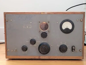 HP 650A TEST OSCILLATOR 1940s HISTORICAL TUBE ELECTRONICS UNIT w/ WOOD CASE - Picture 1 of 8