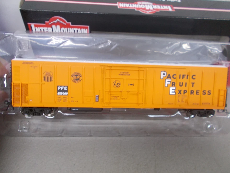 HO Scale InterMountain 48803-05 R-70-20 Refrigerator Car Pfe #458495