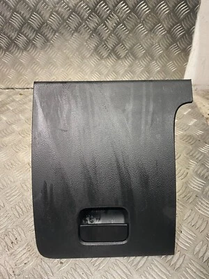 Volkswagen Passat 2010 caja de almacenamiento delantera del lado del conductor 3C2857922G #2 Foto 1 de 4