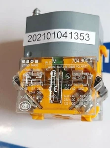 EAO 704 900 5 600V AC 10A 250V DC 0,25A 125V DC 0,5A 704 950 5 NUEVO STOCK ANTIGUO - Imagen 1 de 5