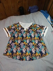 Vislily Plus Tropical Print Size 26W Short Sleeve V-Neck Pullover Blouse - Picture 1 of 4