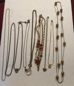 Lot Of Vintage Necklaces  - Picture 1 of 5