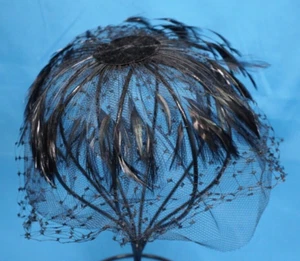 VTG BLACK FASCINATOR JULIET CAP HAT Feathers & Tulle Netting VELVET CENTER TOP - Picture 1 of 10