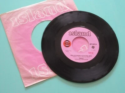 TRAFFIC - HERE WE GO ROUND THE MULBERRY BUSH/COLOURED RAIN 7"  VINYL SINGLE 1967 - Image 1 of 4