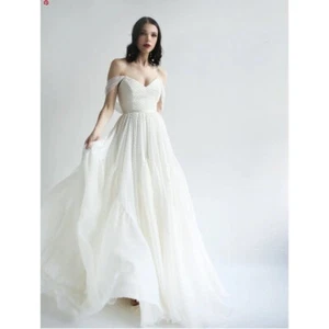 NEW WITH TAGS UNALTERED Leanne Marshall Montana 100% Silk Wedding Dress Size 10 - Picture 1 of 9