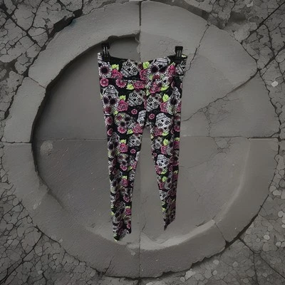 No Boundaries Juniors Black Sugar Skull Leggings Sz 11/13 Soft Pink Floral  - Image 1 of 4