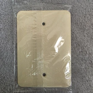 Maxi cubierta de placa de pared de tamaño mediano de metal en blanco de 1 velocidad Mulberry 79751 Wrinkle Ivory - Imagen 1 de 5