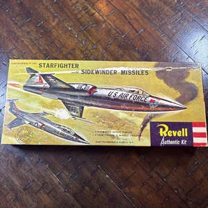 Revell Lockheed F-104 Starfighter with Sidewinder Missiles 1958 "S" Bausatz H199:89 - Bild 1 von 4