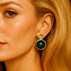 VINTAGE 1980S MARLYN SCHIFF GREEN CABOCHON GOLD TONE CRYSTAL STATEMENT EARRINGS - Picture 1 of 12