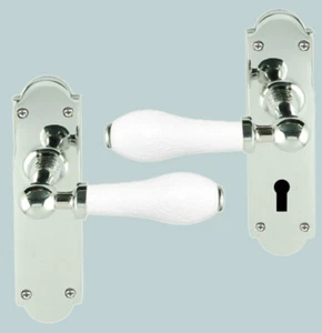 Palanca de porcelana blanca crujiente manija de puerta en placa posterior pulido cromo - Imagen 1 de 3