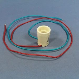 Leviton Porcelain Light Socket 4 KV Lamp Holder Bushing Mount 660W Bulk 70051 - Picture 1 of 3