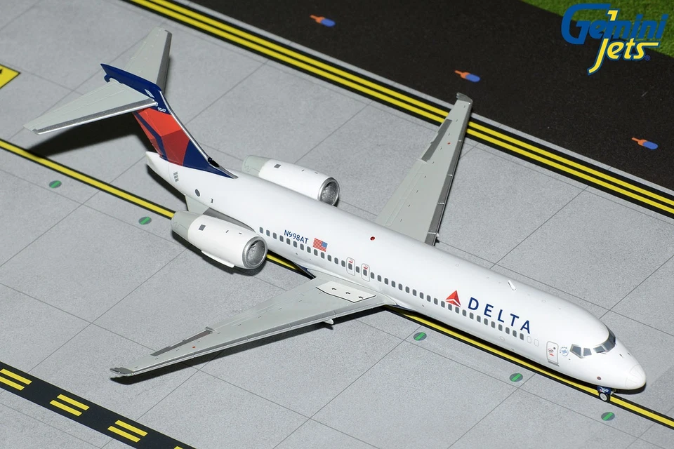 Delta Boeing 717-200 N998AT GeminiJets G2DAL1116 Scale 1:200 - Image 1 of 1