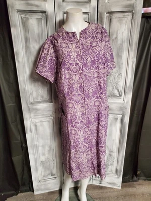 L-XL Vtg 40s/50s Jutting Pockets Zip Up House Dress Day Dress Robe Lounge Dress  - Image 1 of 4