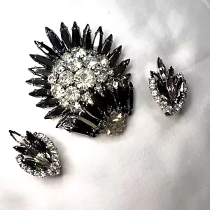 Vintage Schoffel Austria Clear & black mirror Rhinestone Brooch clip earring set - Picture 1 of 8