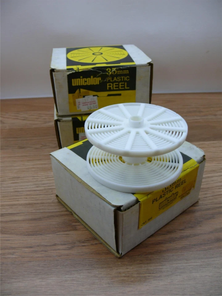 Carretel de plástico 35 mm unicolor. Lote de 3.  Novo na caixa. Inventário antigo descontinuado. - Imagem 1 de 1