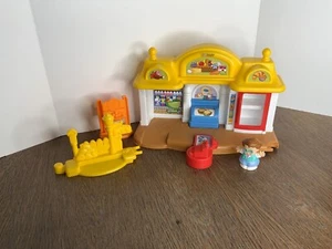 Fisher Price Little People Mia Corner Market Negozio di Alimentari Playset - Foto 1 di 3