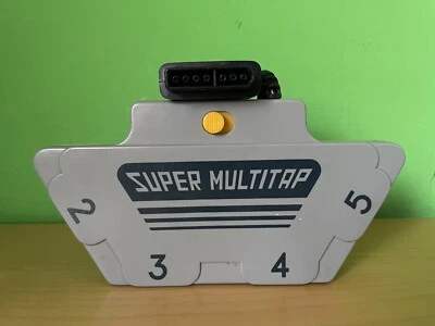 MULTITAP 4 Controller SNES Spiele KONSOLE Adapter SUPER Nintendo S NES o OVP BOX - Bild 1 von 4