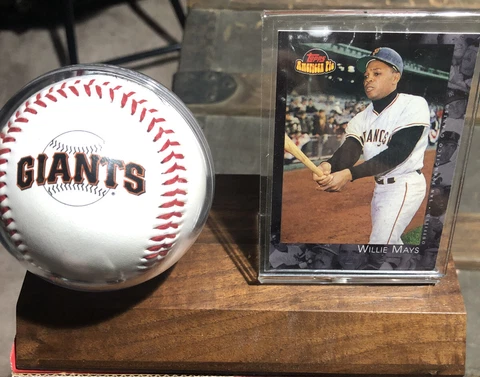 New San Francisco Giants Logo Ball and Willie Mays Card Display W/ Wood Base Cover