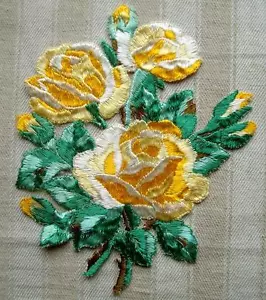 ALTE APPLIKATION - BLUMENSTRAUSS - LANDE-ZIGARETTEN - SILKS - 17 cm - Bild 1 von 1