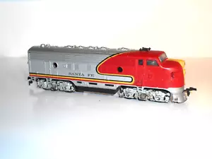 Lifelike Santa Fe Diesel Loco. Good condition. Responsive motor. 2 rail DC. HO - Picture 1 of 10