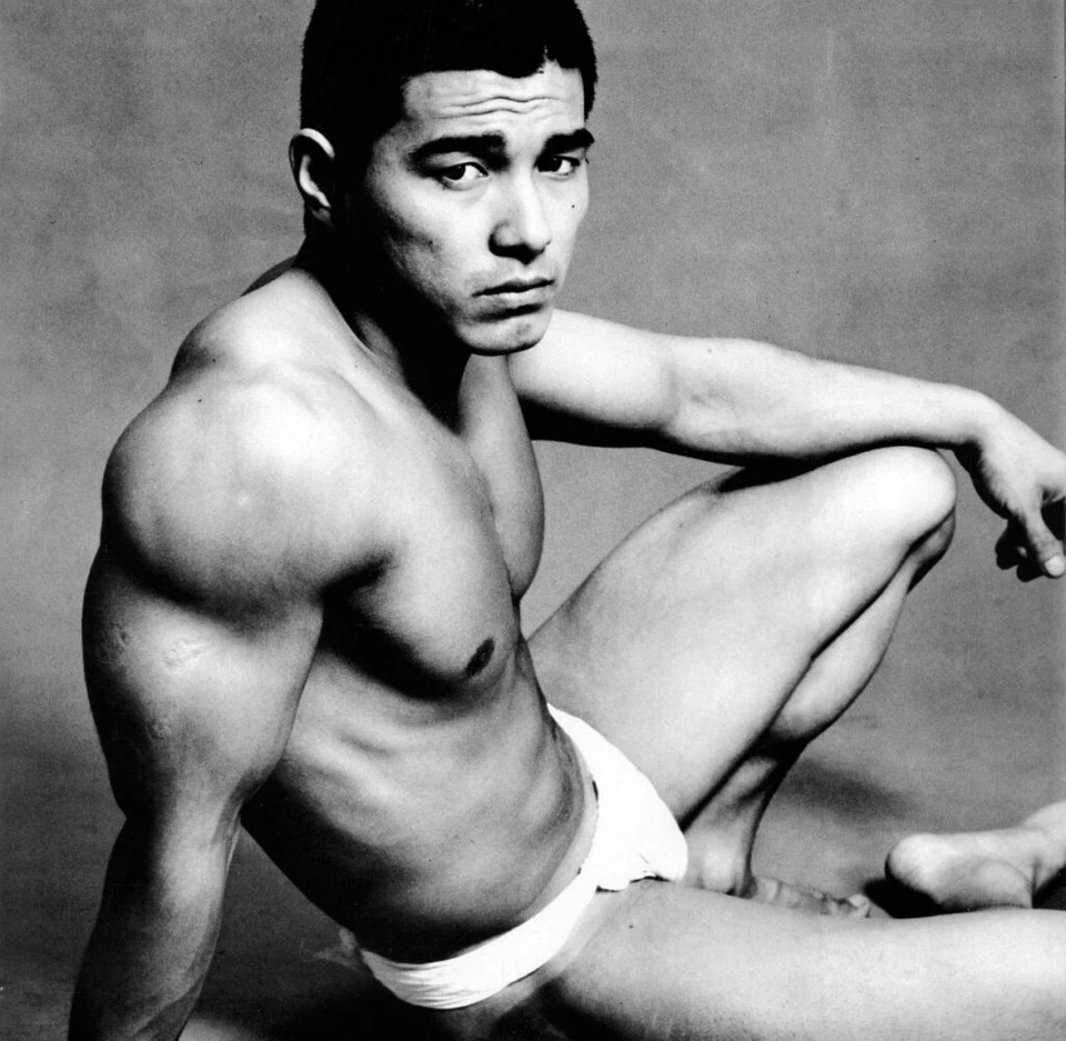 Foto de colección Tamotsu Yato Japón físico masculino - impresión artística de 17" x 22" - 01143 Foto 1 de 1