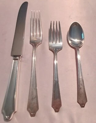 Minueto de International Sterling 4 piezas ajuste de lugar - francés  Foto 1 de 4