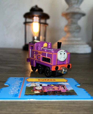 CULDEE! THOMAS FRIENDS TRAIN 2006 DIECAST! TAKE ALONG N PLAY COLLECTOR CARD! Cover
