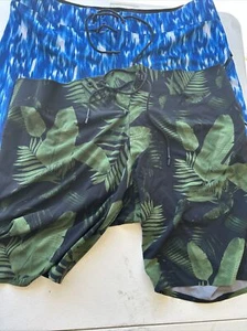 Lululemon Shorts Men's 40 Current State Swim Unlined Lot Of 2 Green Floral /Blue - Picture 1 of 5
