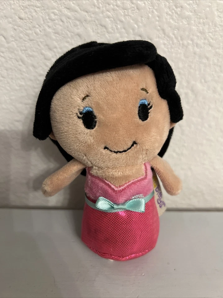 JUGUETE DE PELUCHE BARBIE ASIÁTICA SELLO KITTY BITTYS (USADO) Foto 1 de 4