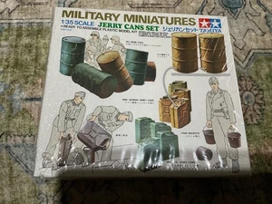 Tamiya 1/35 SCALE JERRY CAN SET Model Kit 35026 NEW SEALED - Picture 1 of 2