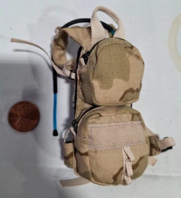 Dragon 1/6 Modern Military USA Tan Camo Camel Back for 12" Figures JM-50 - Image 1 of 2