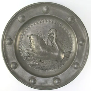 Uralter Zinn Wandteller SCHWAN von 1849 Hohenner Ansbach Feinzinn Pewter 22,6cm - Picture 1 of 7
