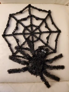 LARGE SPIDER AND SPIDER WEB HALLOWEEN DECO - Picture 1 of 2