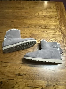Koolaburra by UGG W Jaelyn Mini women’s suede boot size 9 NWOT - Picture 1 of 10