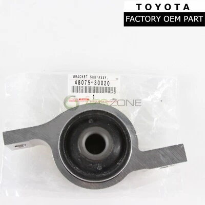 GENUINO LEXUS IS F BRAZO DE CONTROL INFERIOR DELANTERO DERECHO BUJE N.º 1 OEM 48075-30020 Foto 1 de 4