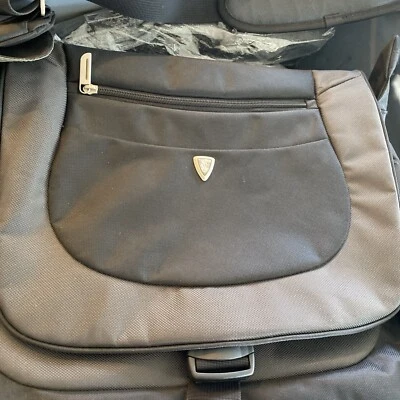 Bolso para portátil Sumdex Alti-Pac 16 pulgadas negro y gris mensajero Foto 1 de 4