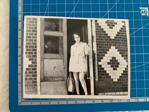 Mujer Niña Moda Vestirse Exterior Retrato Foto De Colección URSS 1950-80 #8032 - Imagen 1 de 3