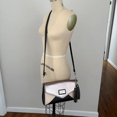 Bandolera Marc New York by Andrew Marc Rosa Metálico, Beige, Negro Foto 1 de 4