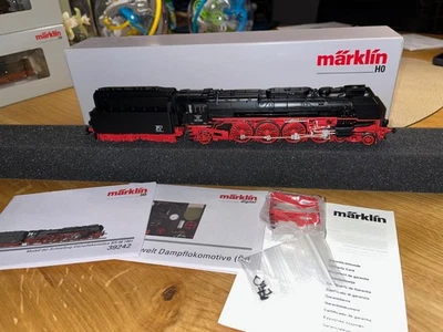 Märklin H0 - 39242 Dampflok BR 08 der DR, mfx+, DCC - Vitrinenmodell mit OVP - Bild 1 von 4