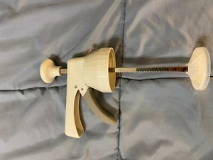 The Pampered Chef Kekspresse #1525 Auslöser Kolben Ersatzteil  - Bild 1 von 3