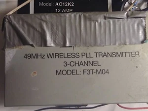 49 MHz Wireless PLL Transmitter 3-Kanal Modell: F3T-M04 - Bild 1 von 6