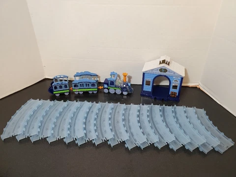Dinosaur Train PBS Train Set 2010 Henson Learning Group + Track READ Cover