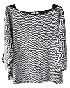 Chicos Top Size 3 XL 16 18 Black White Geometric 3/4 Sleeve Boat Neck Side Slits - Picture 1 of 9