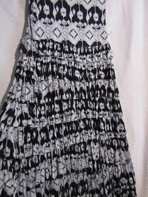 Maxi Falda Jersey Grace Elements Para Mujer Negra Blanca con Volantes Multi Niveles Tejida S Foto 1 de 4