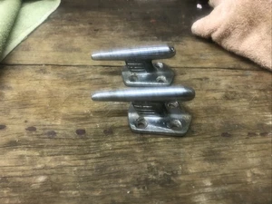 1960’s Atwood Boat Cleat Pair  - Foto 1 di 3