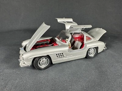 Mercedes 300 SL 1954 Bburago escala 1/18 Foto 1 de 4