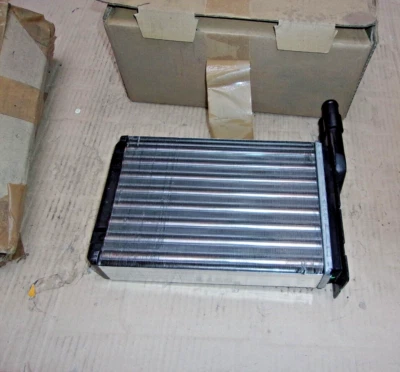 RADIATORE RISCALDAMENTO ALPINE V6 RENAULT 11 TURBO R9 R5 ESPACE VALEO 7701027078 - Immagine 1 di 4